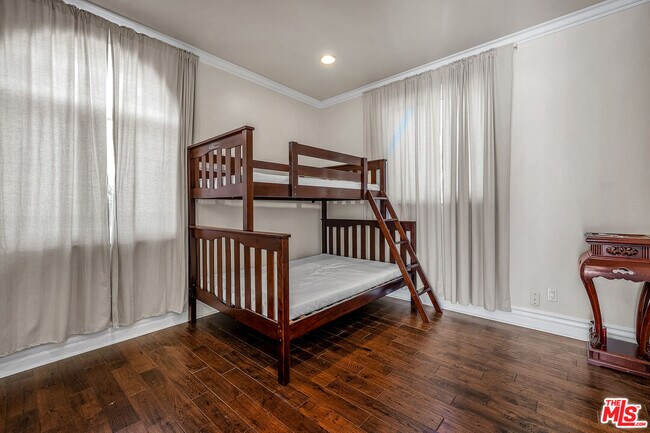 Building Photo - 11244 Briarcliff Ln