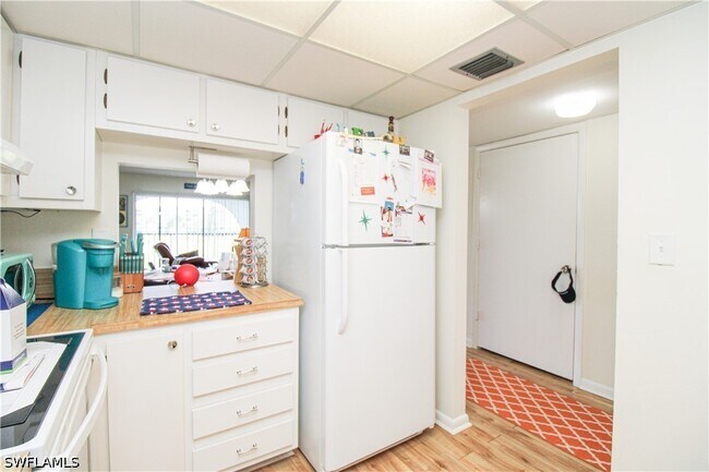 Building Photo - 41 High Point Cir S