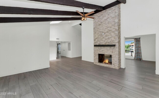 Building Photo - 1433 W Port Au Prince Ln