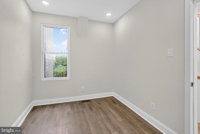 Building Photo - 2447 Turner St