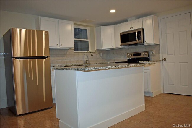 Building Photo - 33 E Vacation Dr