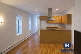 Building Photo - 19 Saint Cyprians Pl