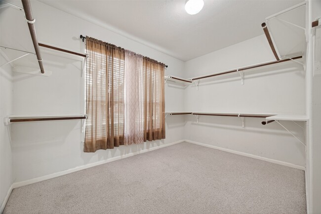 Building Photo - 13310 Larkhill Gardens Ln