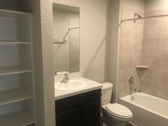 Building Photo - 16817 Lonely Pines Dr