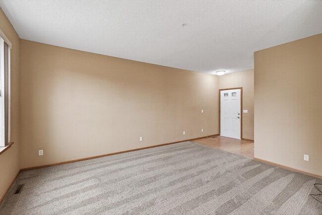 Building Photo - 5130 Holly Ln N