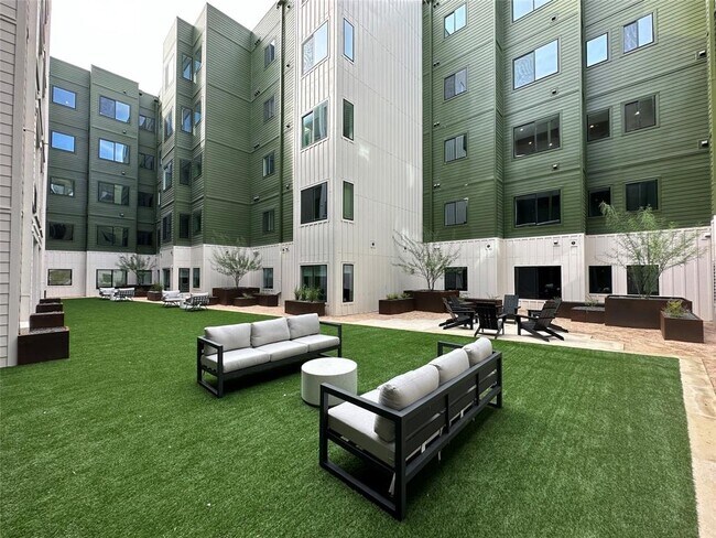 Building Photo - 4802 S Congress Ave