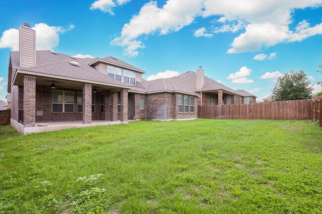 Building Photo - 7811 Rushing Creek