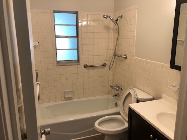 Building Photo - 2308B 52nd Avenue Dr W