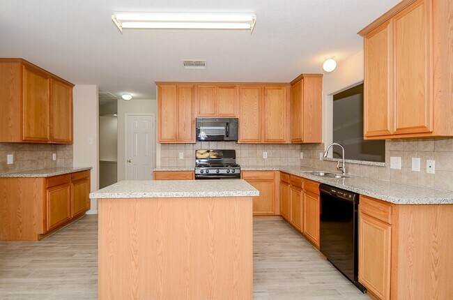 Building Photo - 5910 Llano Creek Dr