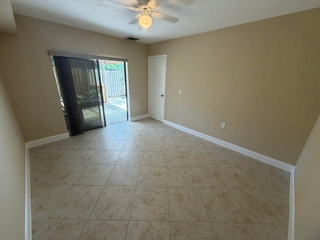 Building Photo - 2407 24th Ln