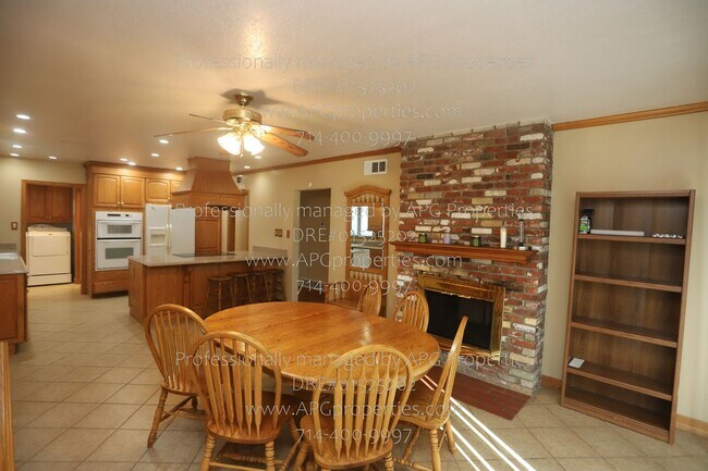 Building Photo - 11441 Park Ln