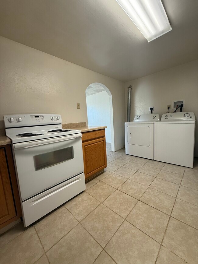 Primary Photo - 1011 4th St N