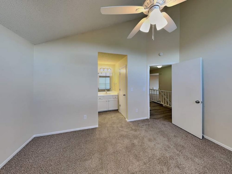 Building Photo - 7736 Halleys Dr