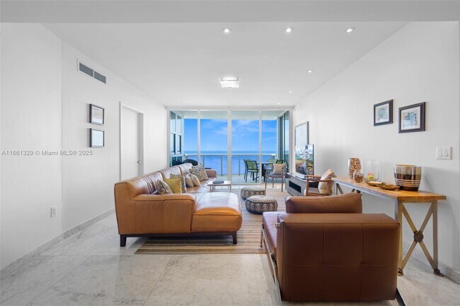 Primary Photo - 18201 Collins Ave