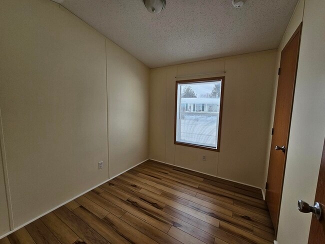 Building Photo - 47 Noble Ln