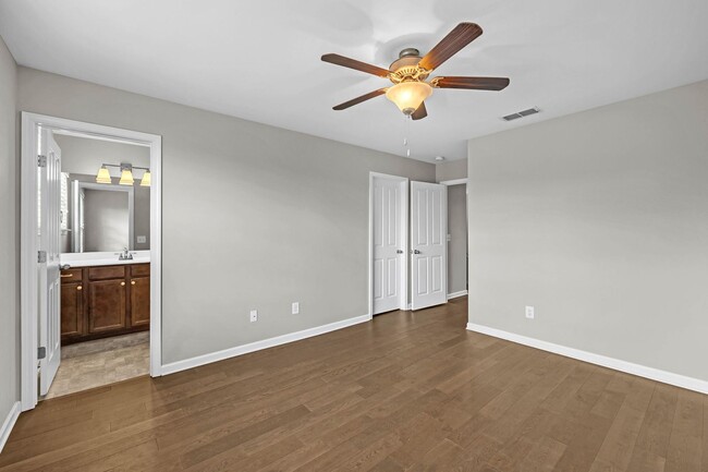 Building Photo - Middle Tennessee Blvd Townhome