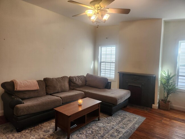 Living Room - 2111 E Marshall St