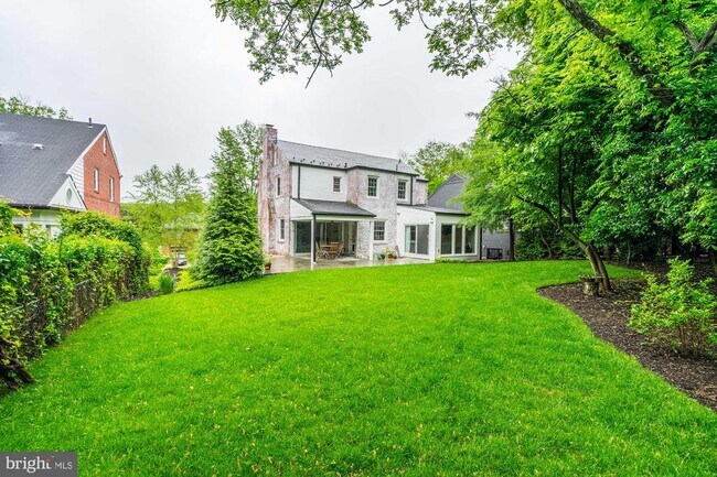 Building Photo - 5724 27th St NW