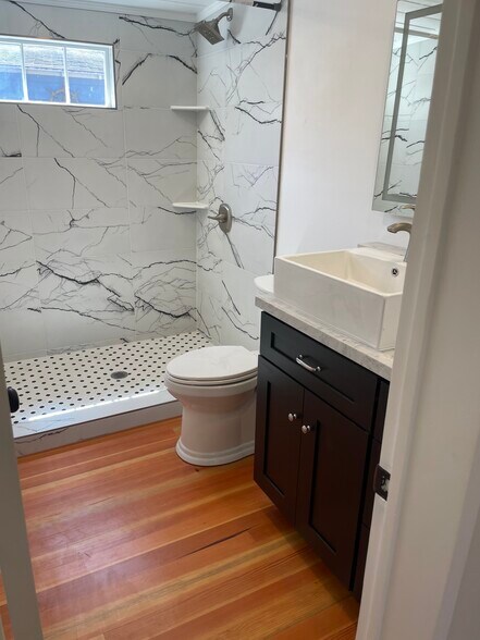 Guest Bathroom - 261 Evergreen Ave