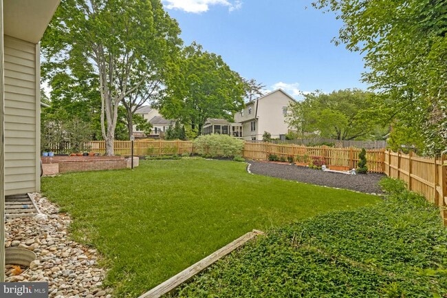 Building Photo - 2689 Glencroft Rd