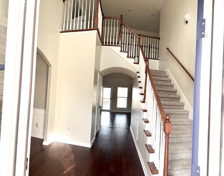 Building Photo - 1006 Kyle Rd