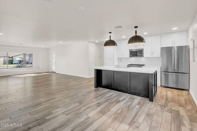 Building Photo - 8234 E Heatherbrae Ave