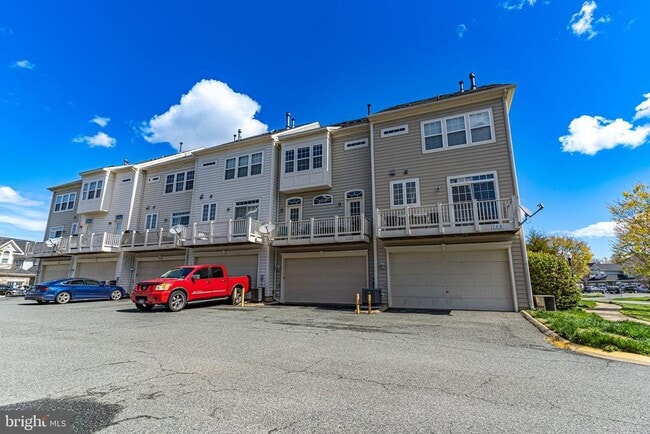 Building Photo - 742 Collington Ct