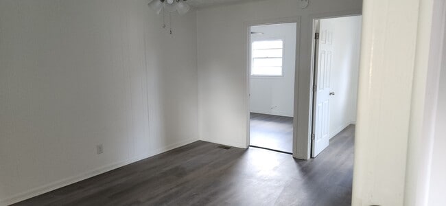 Building Photo - 205 Peninsula Rd