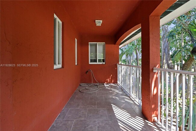 Building Photo - 15755 SW 92nd Ave