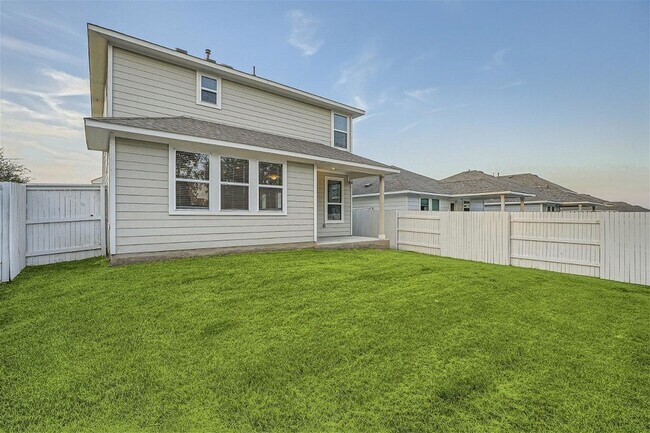 Building Photo - 105 Appleberry Ln