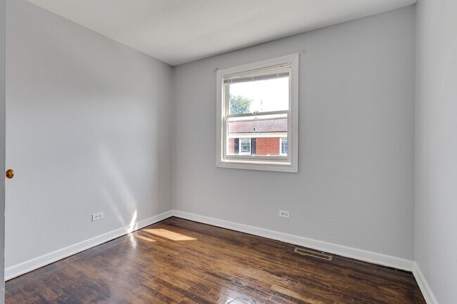 Building Photo - 843 McHenry Rd