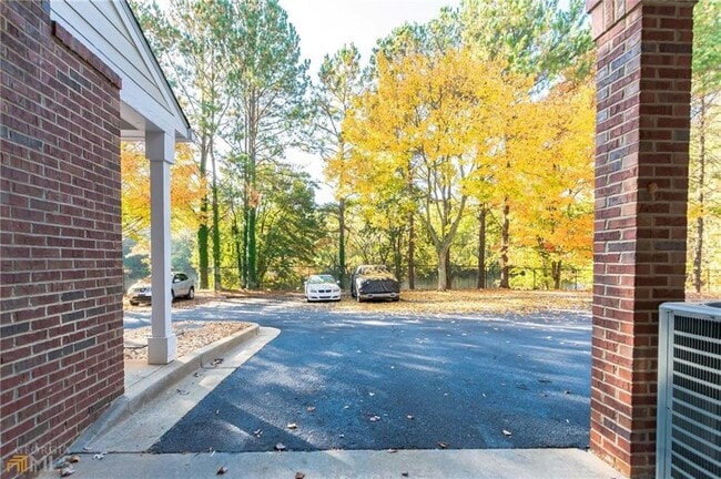 Building Photo - 711 Spring Heights Ln