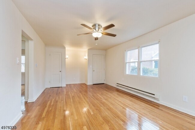 Building Photo - 138-140 Lincoln St