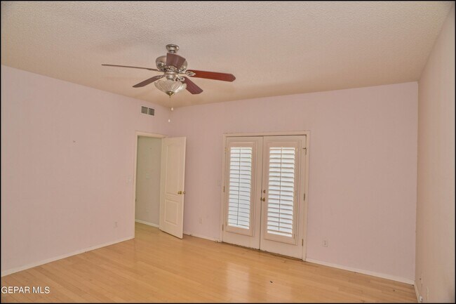 Building Photo - 1560 Via Appia St