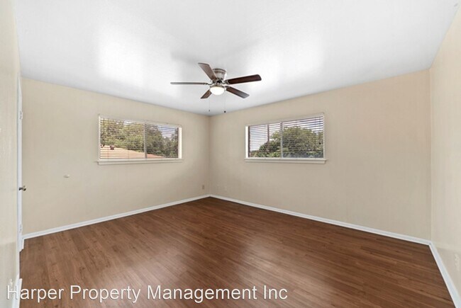 Building Photo - 2 br, 1 bath House - 235 W Silver Sands Dr #8