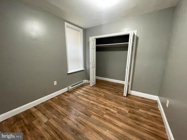 Building Photo - 1934 W Ontario St