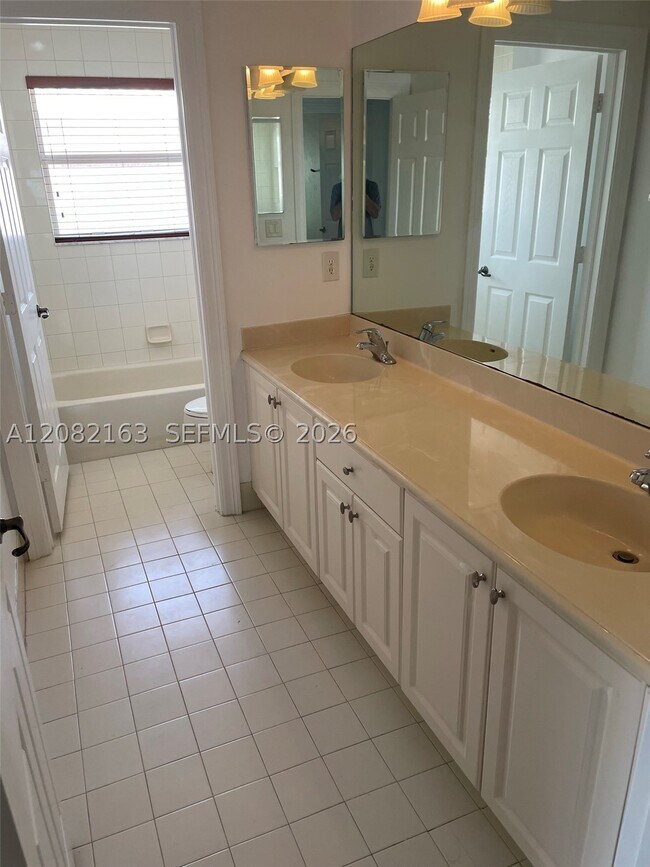 Building Photo - 17404 SW 47th Ct