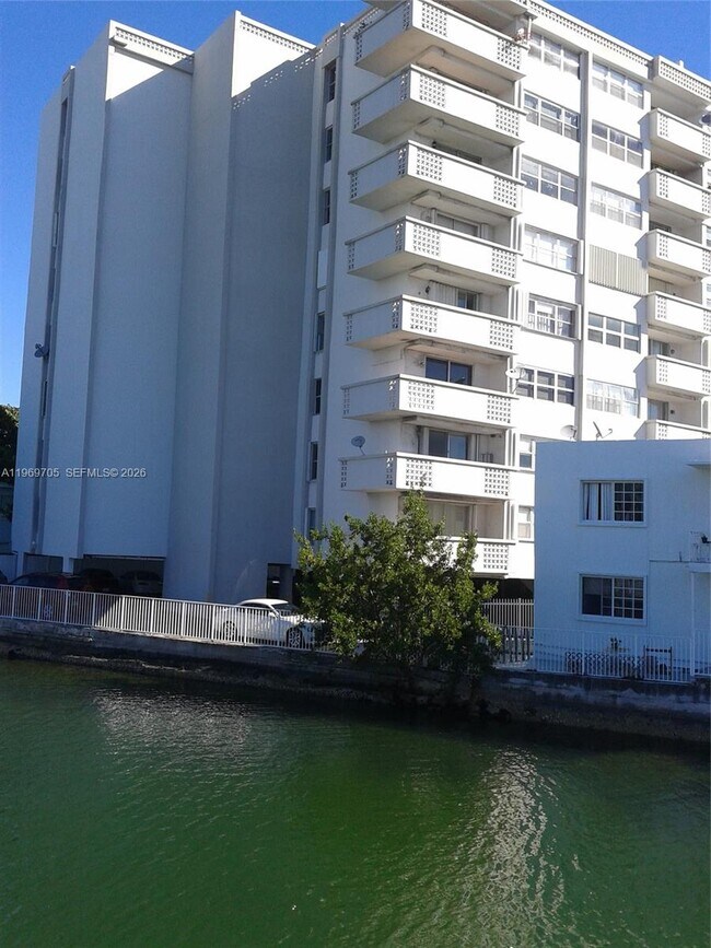 Building Photo - 7118 Bonita Dr