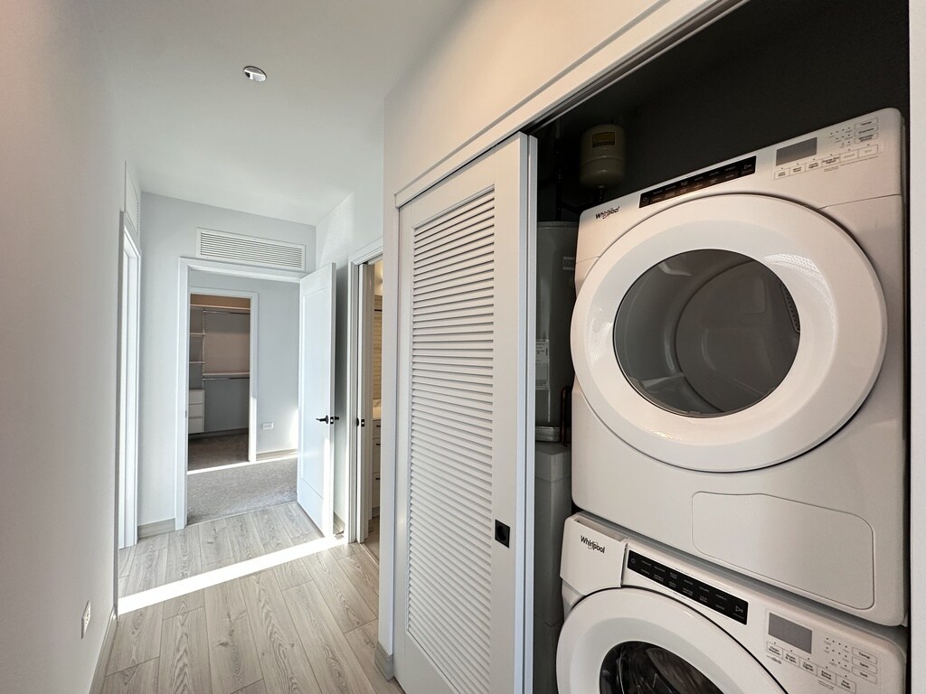 Building Photo - 2155 N Elston Ave