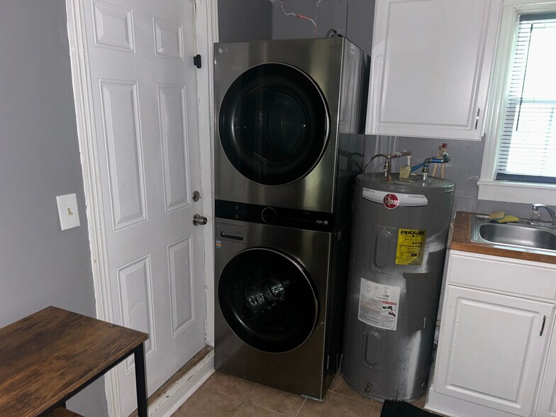 Building Photo - 1129 Bedford Ave