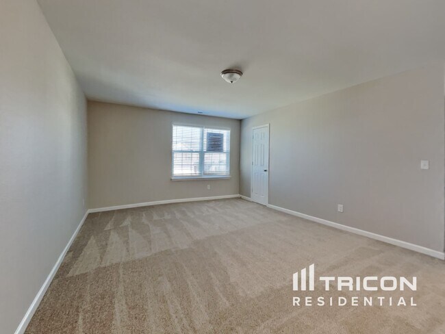 Building Photo - 244 Botanical Ct