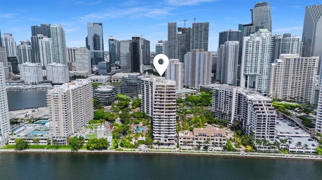 Building Photo - 520 Brickell Key Dr
