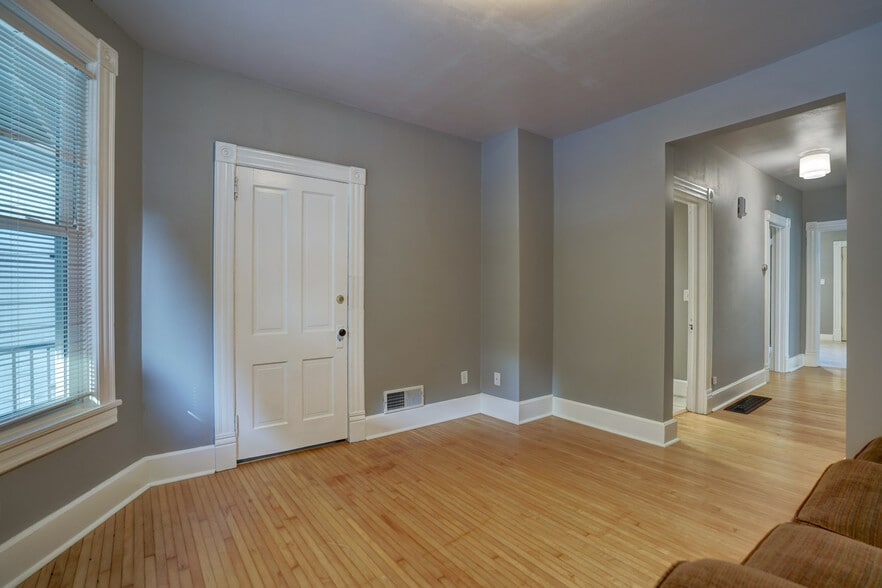 Building Photo - 538 W Wilson St