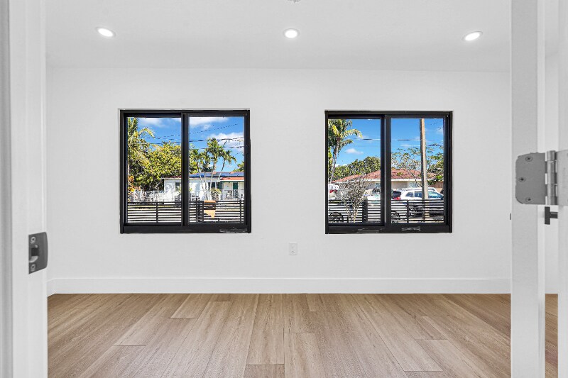 Building Photo - 3040 NW 13th Ave