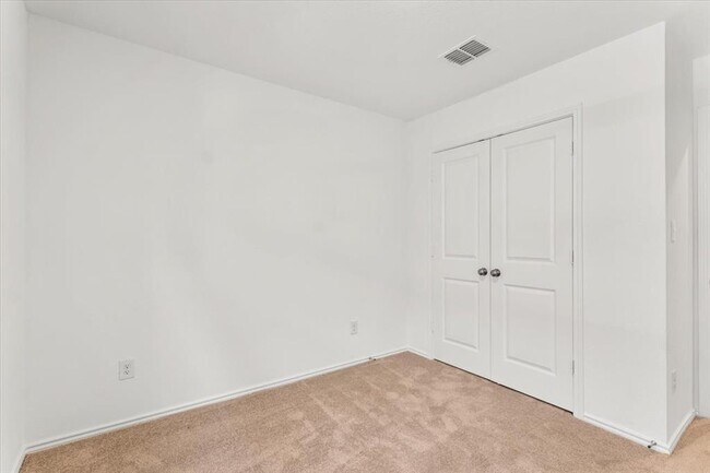 Building Photo - 461 Alamito Ave