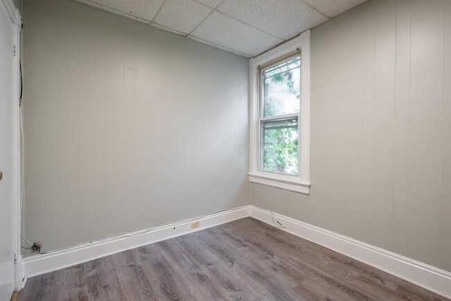 Building Photo - 140 5th Ave