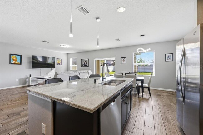 Building Photo - 19416 Roseate Dr