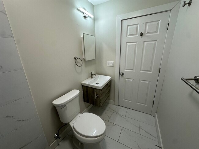 Building Photo - 34-36 Abbotsford St