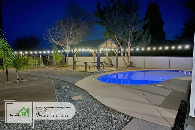 Building Photo - 20231 Margarita Ct E