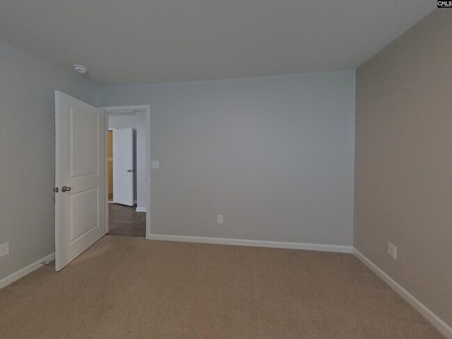 Building Photo - 33 Elmwood Blvd